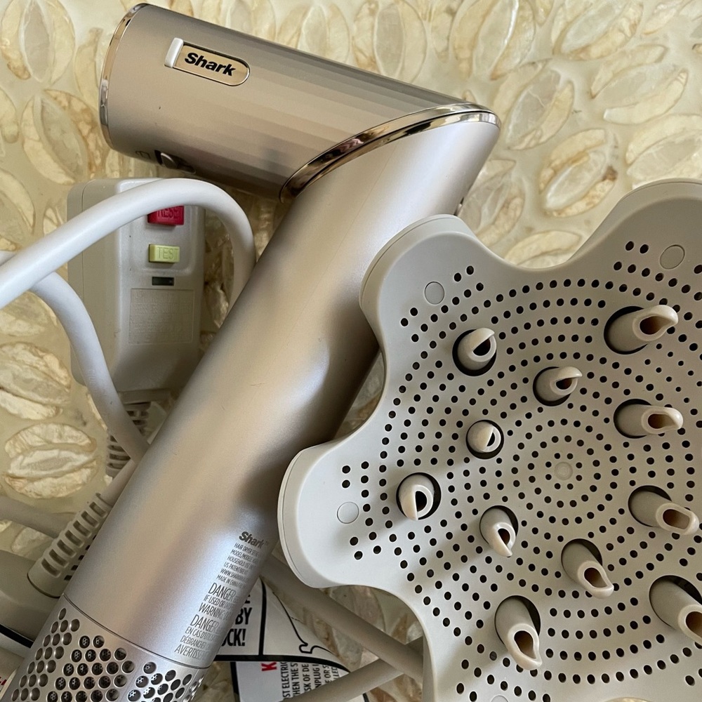 Shark FlexStyle Air Wrap System with Attachments Diffuser Curlers Round Brush